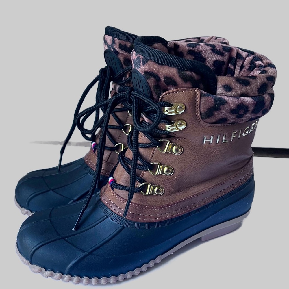 Tommy Hilfiger Trendy Brn/Blk “Muddy” Rubber Boots Leopard Print Lining Size 7